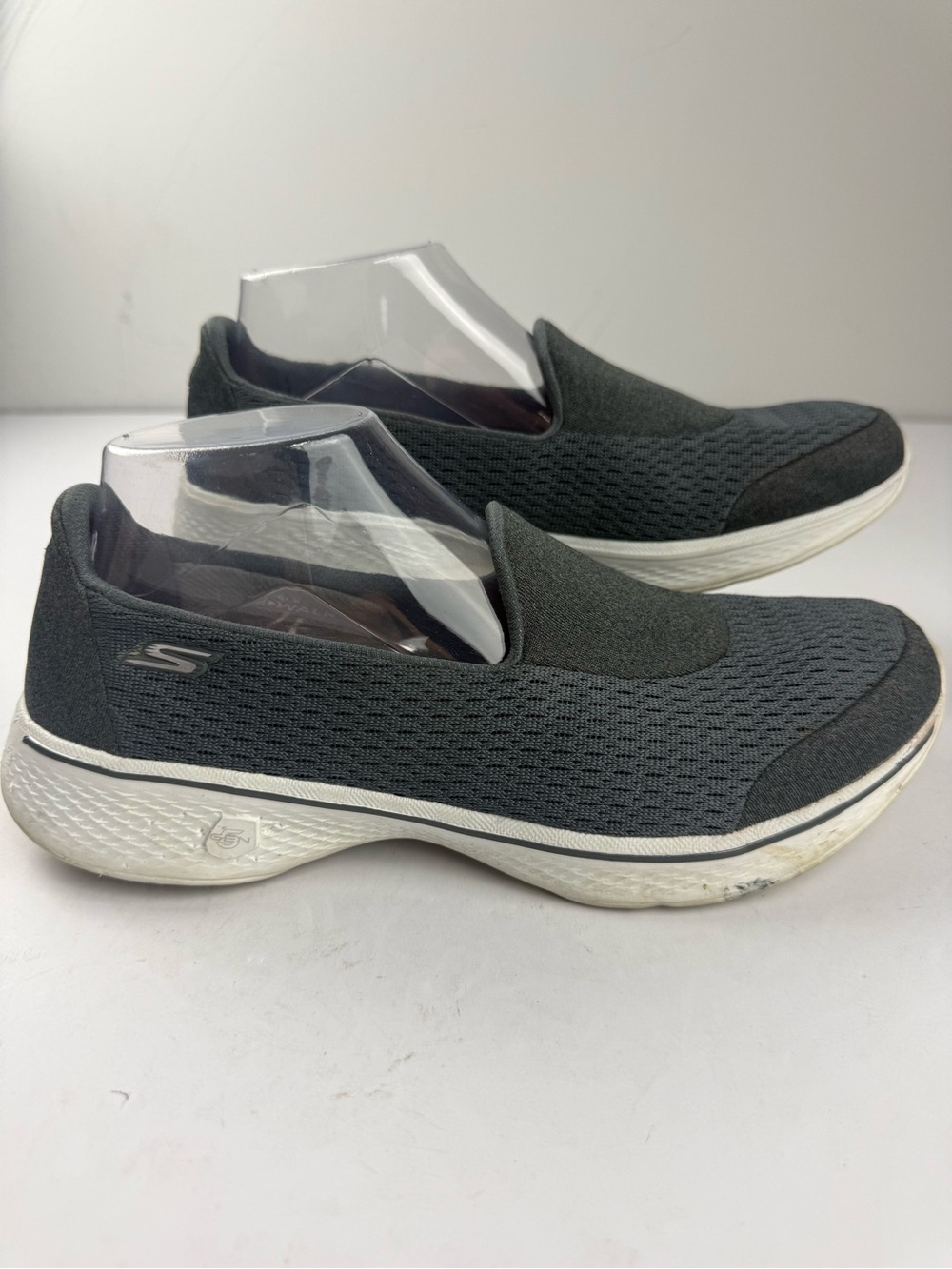 Skechers Womens 10 Go Walk Slip On Gray Goga Max Shoe
